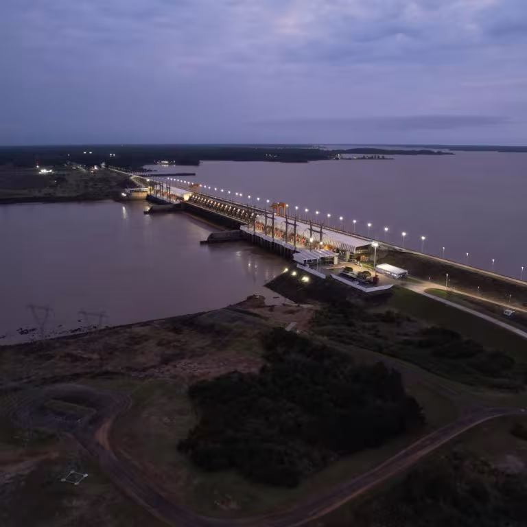 Represa nocturna